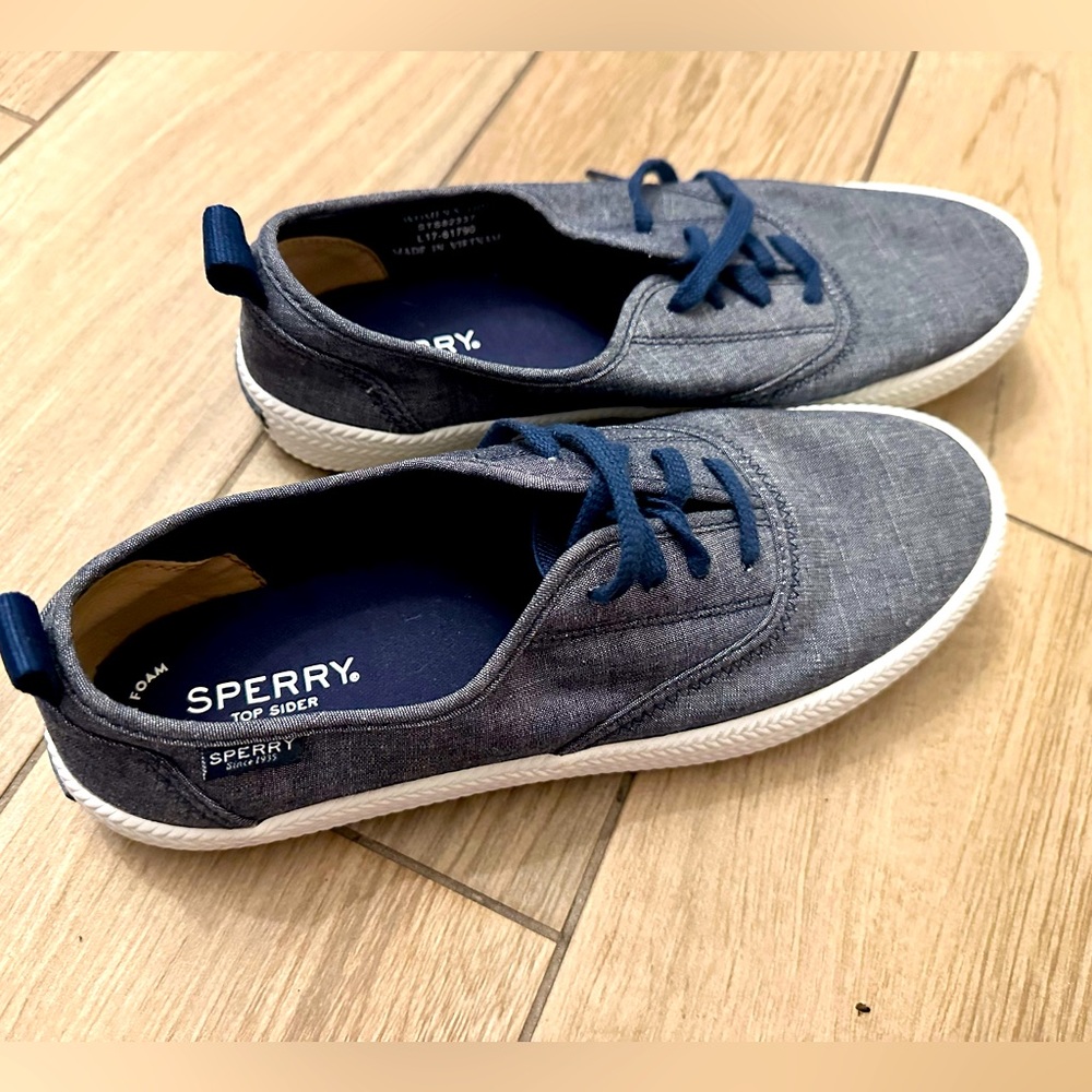 Sperry Denim Shoes - size 10 - brand new